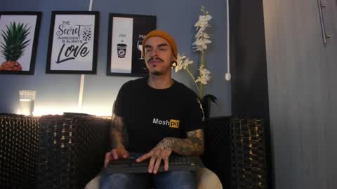 Snapshot of kaletattoos chatting on October 15, 11:10 am Kale online show from October 15, 11:10 am