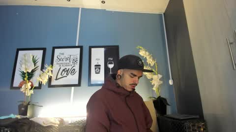 Snapshot of kaletattoos chatting on October 23, 10:58 am Kale online show from October 23, 10:58 am