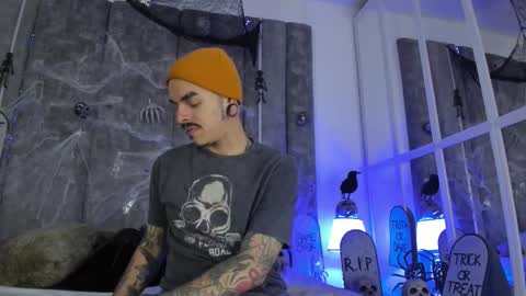 Snapshot of kaletattoos chatting on October 29, 11:01 am Kale online show from October 29, 11:01 am