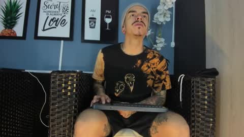 Snapshot of kaletattoos chatting on November 9, 11:41 am Kale online show from November 9, 11:41 am