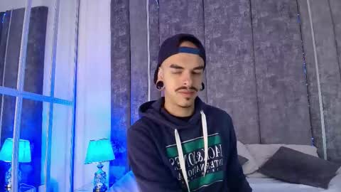 Snapshot of kaletattoos chatting on November 14, 10:58 am Kale online show from November 14, 10:58 am