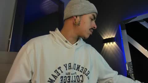 Snapshot of kaletattoos chatting on November 17, 11:49 am Kale online show from November 17, 11:49 am