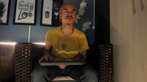 Snapshot of kaletattoos chatting on November 27, 11:01 am Kale online show from November 27, 11:01 am