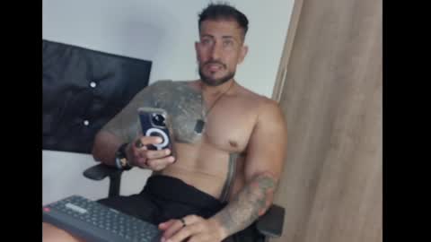 Snapshot of kaleth_price chatting on March 4, 3:55 am Kaleth Price online show from March 4, 3:55 am