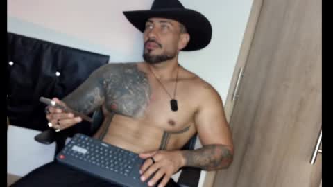 Snapshot of kaleth_price chatting on March 11, 3:59 am Kaleth Price online show from March 11, 3:59 am