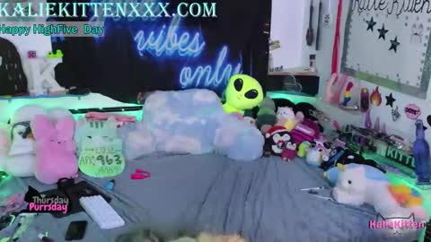 KalieKitten online show from April 16, 9:39 pm