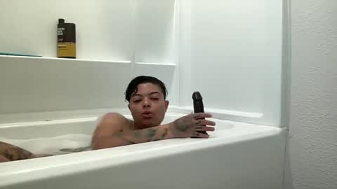 Snapshot of kalinature chatting on March 2, 10:16 pm kalinature online show from March 2, 10:16 pm