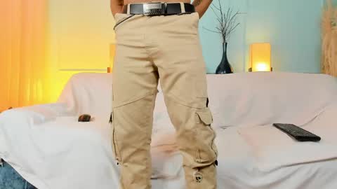 kall_ell_ online show from April 14, 4:07 am