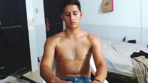 Snapshot of kam_and_friends chatting on January 18, 3:20 am Kev online show from January 18, 3:20 am