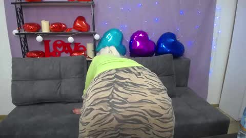 Snapshot of kamaliasim chatting on February 24, 1:13 am KamaliaSim online show from February 24, 1:13 am