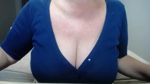 KamaliaSim online show from November 11, 7:58 pm