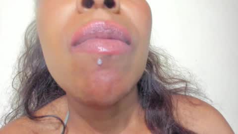 Snapshot of kamariafyre chatting on March 7, 9:40 am Kamaria Fyre online show from March 7, 9:40 am