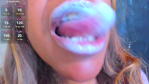 Snapshot of kamariafyre chatting on November 27, 2:57 am Kamaria Fyre online show from November 27, 2:57 am