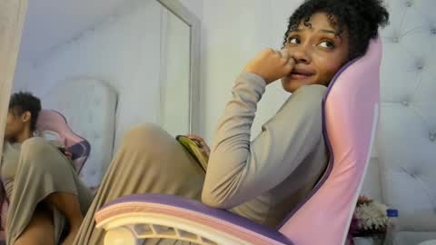    online show from January 8, 3:39 pm