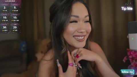 kamilee__xo online show from June 17, 6:42 pm