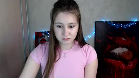 kamilla_love_ online show from April 10, 11:37 am