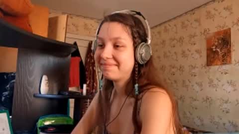 Snapshot of kamisalling chatting on October 1, 6:52 am Mari Simmons online show from October 1, 6:52 am