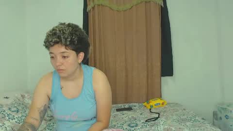 Snapshot of kammy_cami chatting on May 25, 9:26 am kammy y camila online show from May 25, 9:26 am
