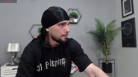 Snapshot of kanehunter chatting on April 18, 7:58 pm Kane online show from April 18, 7:58 pm