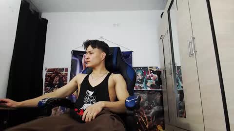 andres online show from March 15, 11:05 am