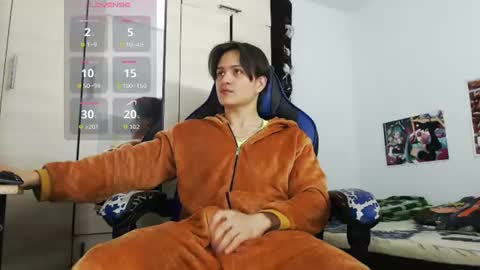 Snapshot of kanekixxxhot chatting on August 7, 12:07 pm andres online show from August 7, 12:07 pm