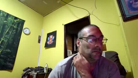 Snapshot of kansasfarmer1 chatting on December 18, 1:50 pm kansasfarmer1 online show from December 18, 1:50 pm