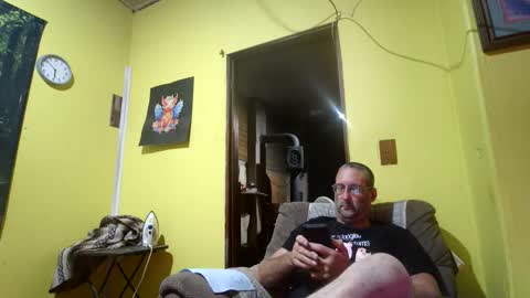 Snapshot of kansasfarmer1 chatting on December 20, 11:50 am kansasfarmer1 online show from December 20, 11:50 am