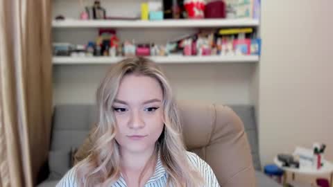 Snapshot of kara_smith_ chatting on July 12, 11:18 pm Kara. Off from 15th till 24th of December online show from July 12, 11:18 pm