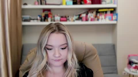 Snapshot of kara_smith_ chatting on July 14, 11:21 pm Kara. Off from 15th till 24th of December online show from July 14, 11:21 pm