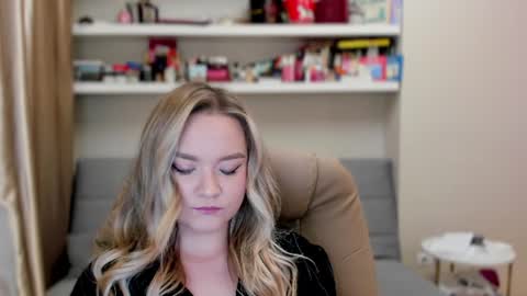 Snapshot of kara_smith_ chatting on July 30, 11:15 pm Kara. Off from 15th till 24th of December online show from July 30, 11:15 pm