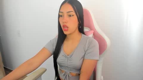 Snapshot of karely_sweet_ chatting on May 20, 2:12 pm karely_sweet_ online show from May 20, 2:12 pm