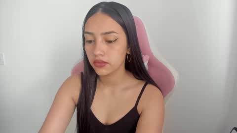Snapshot of karely_sweet_ chatting on June 27, 2:23 pm karely_sweet_ online show from June 27, 2:23 pm