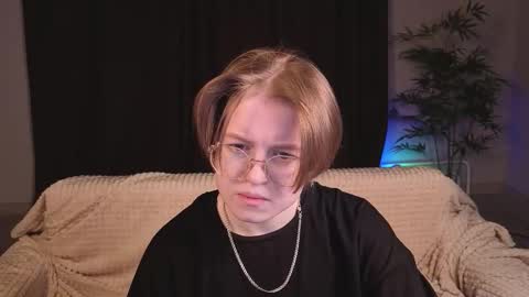 Karen online show from March 8, 1:14 am