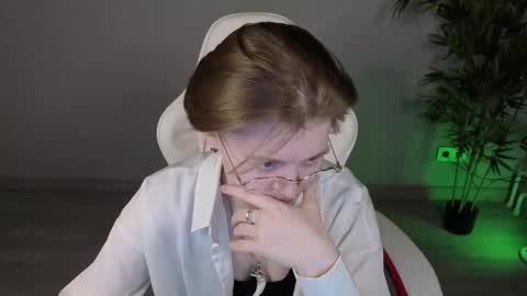 Karen online show from March 10, 10:20 am