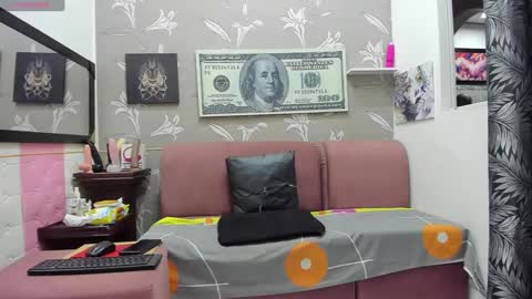 Snapshot of karenbis chatting on February 12, 12:37 am Karen online show from February 12, 12:37 am