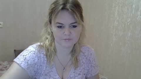 Snapshot of karennelsonx chatting on December 17, 11:17 am karennelsonx online show from December 17, 11:17 am