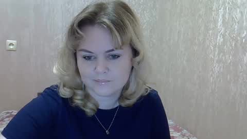 Snapshot of karennelsonx chatting on December 18, 2:28 pm karennelsonx online show from December 18, 2:28 pm