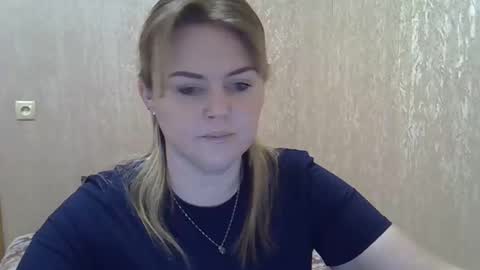 Snapshot of karennelsonx chatting on December 24, 1:50 pm karennelsonx online show from December 24, 1:50 pm