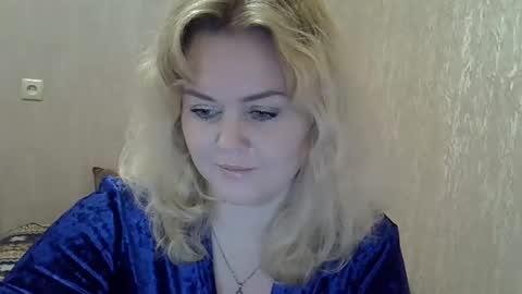 Snapshot of karennelsonx chatting on February 14, 3:47 pm karennelsonx online show from February 14, 3:47 pm