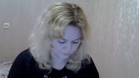 Snapshot of karennelsonx chatting on February 21, 5:09 pm karennelsonx online show from February 21, 5:09 pm