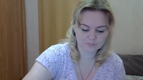 Snapshot of karennelsonx chatting on March 10, 12:26 pm karennelsonx online show from March 10, 12:26 pm
