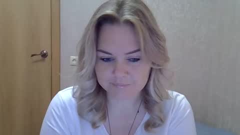 Snapshot of karennelsonx chatting on September 19, 2:07 pm karennelsonx online show from September 19, 2:07 pm