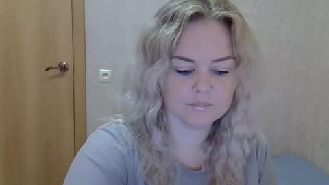 Snapshot of karennelsonx chatting on September 23, 12:19 pm karennelsonx online show from September 23, 12:19 pm