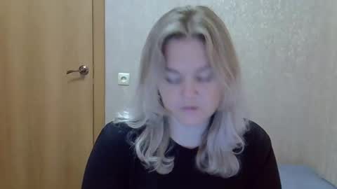 Snapshot of karennelsonx chatting on October 8, 8:12 am karennelsonx online show from October 8, 8:12 am