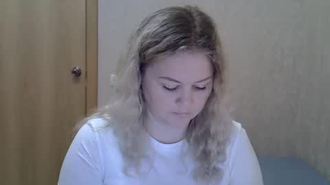 karennelsonx online show from May 25, 1:06 pm
