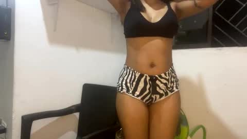 Snapshot of kariina_candy chatting on May 28, 2:53 am kariina candy and fox online show from May 28, 2:53 am