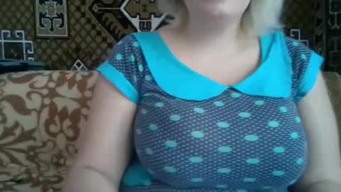 Snapshot of karilina_hi chatting on December 12, 11:29 am Karilina Hi online show from December 12, 11:29 am