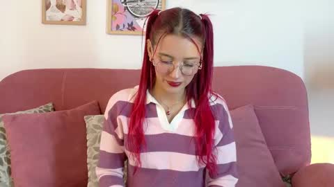 Snapshot of karina2smith chatting on May 27, 7:00 pm karina online show from May 27, 7:00 pm