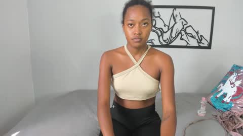 Snapshot of karina_lopez7 chatting on October 6, 2:03 pm karina_lopez7 online show from October 6, 2:03 pm