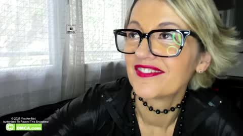 Snapshot of karinabrando chatting on May 4, 8:43 am karinabrando online show from May 4, 8:43 am